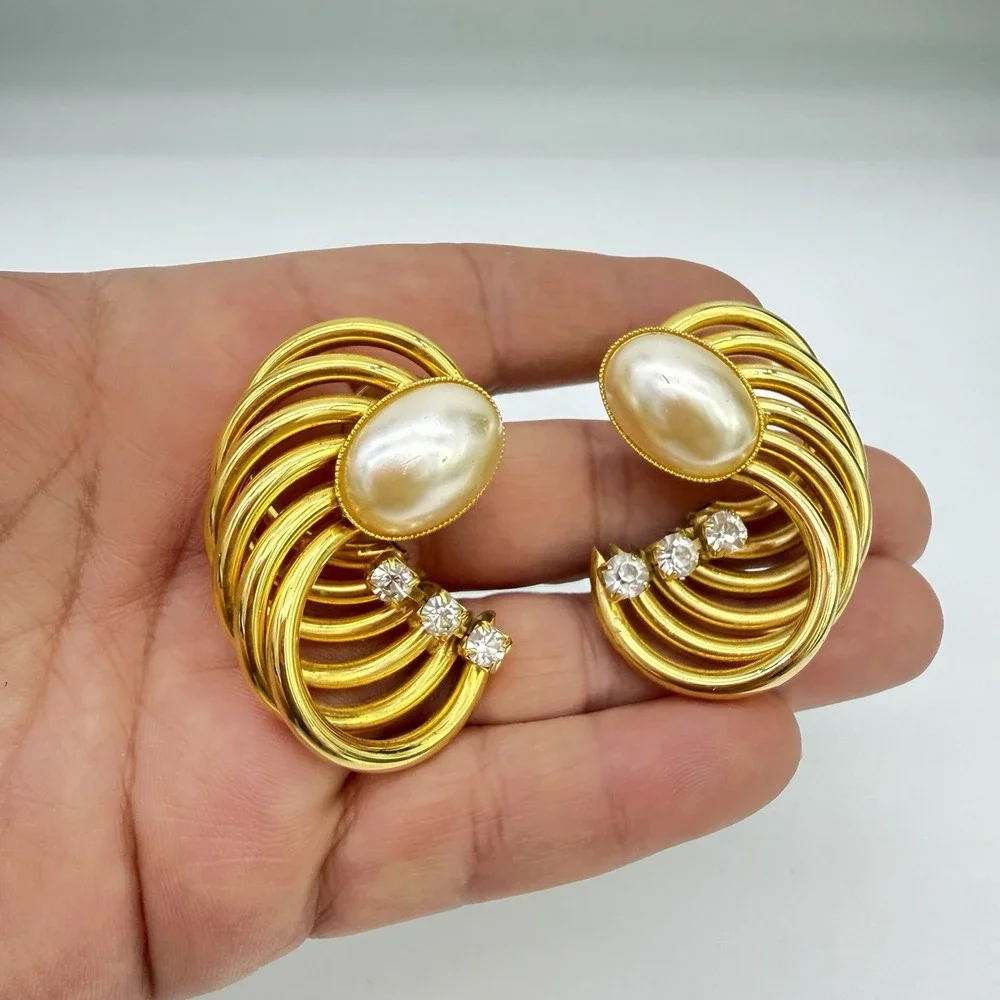 Vtg 80s Chunky Gold Tone Earrings Faux Pearl Pave Rhinestones Swirl  Statement